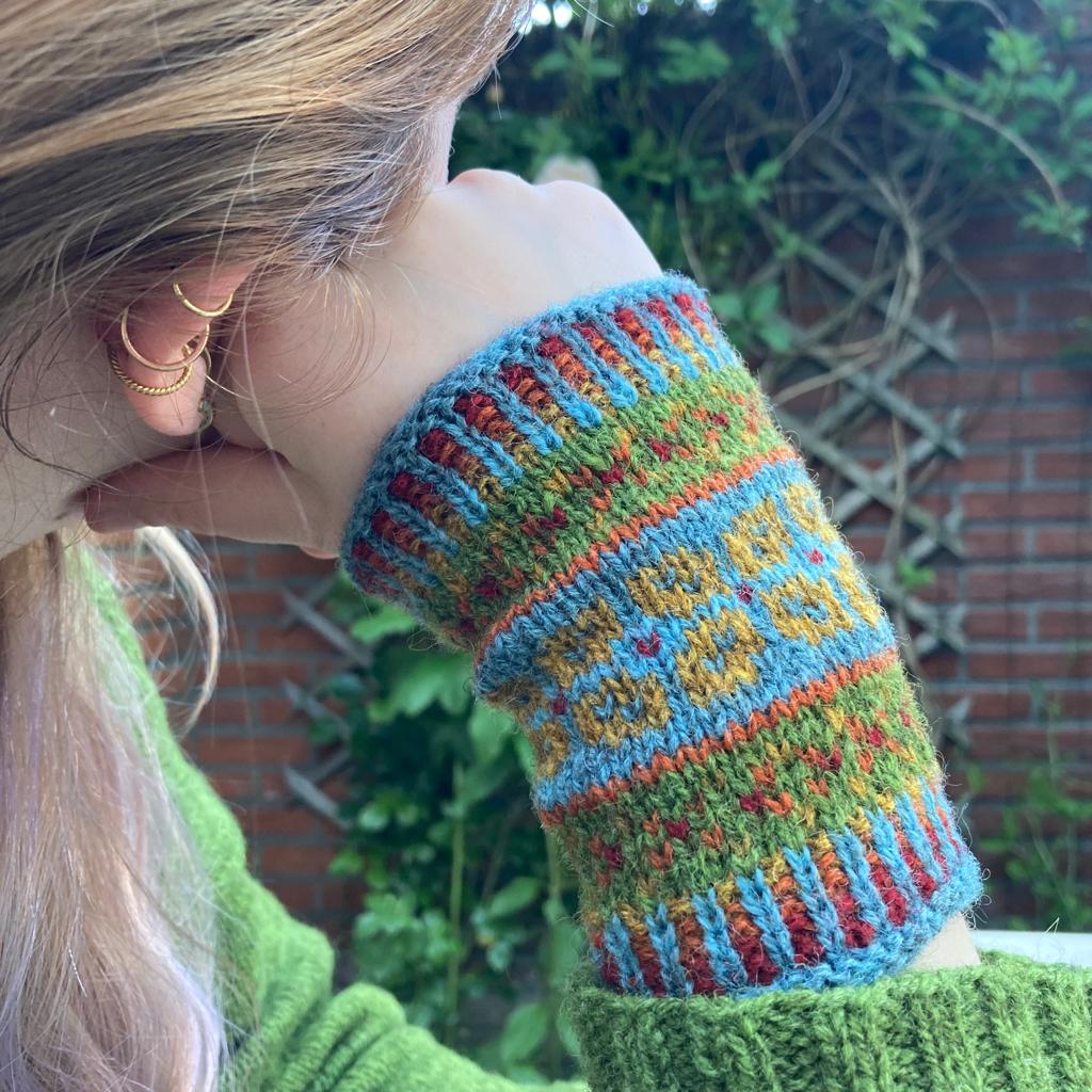 Autumn wrist warmers