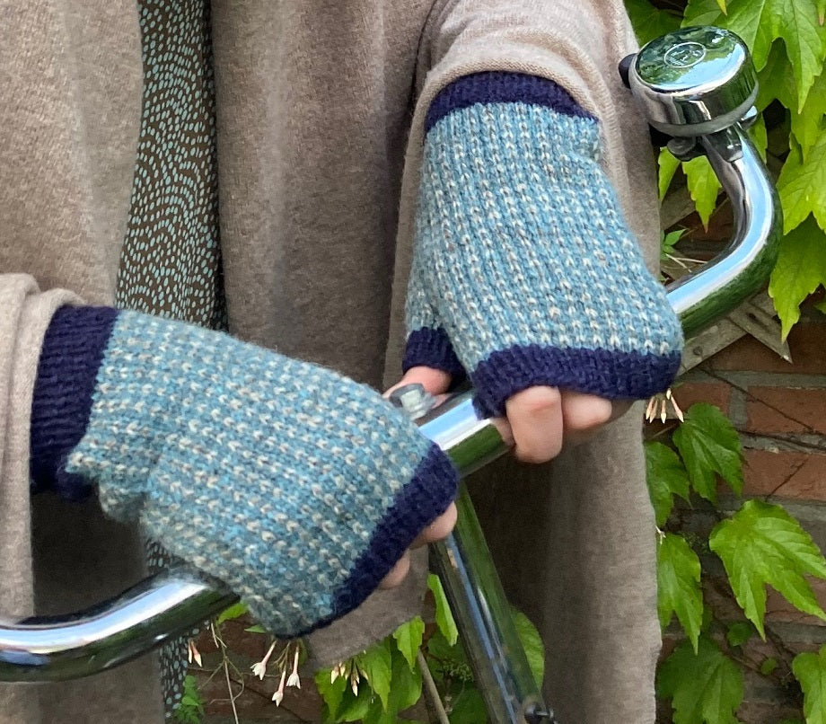 Starlight tam & mitts kit Uradale Yarns
