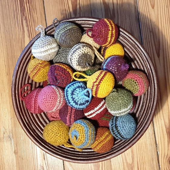 Uradale Xmas Baubles pattern